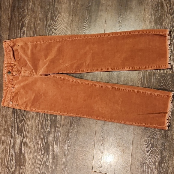 ❤️ AMERICAN EAGLE CORDUROY HIGH RISE CROP FLARE JEANS, 8 (29) - Picture 6 of 8